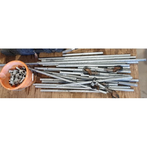 573 - Quantity of key clamp bars and fittings