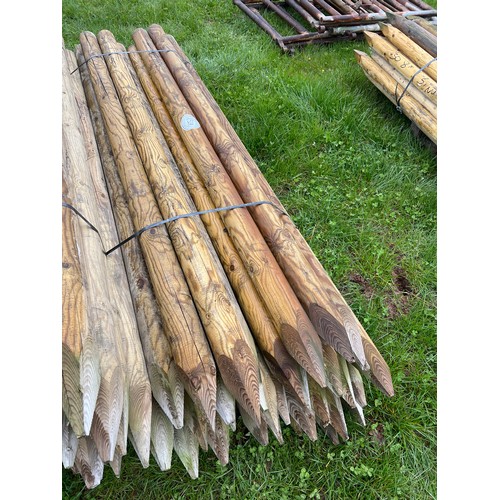 1152A - Round posts 7' x 3½