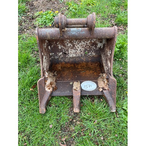 1571 - Digger bucket 1½ft