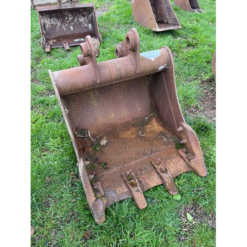 1568 - Digger bucket 2ft