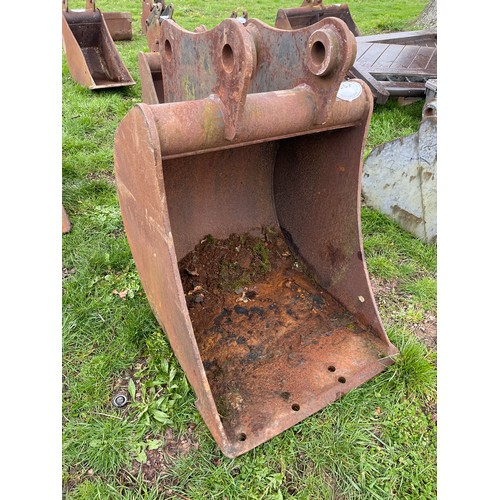 1567 - Digger bucket 2ft