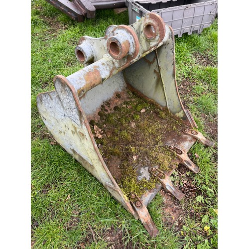 1562 - Digger bucket 2ft