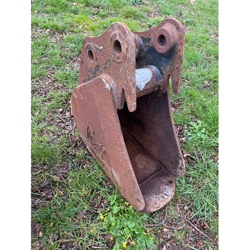 1561 - Digger bucket 1ft