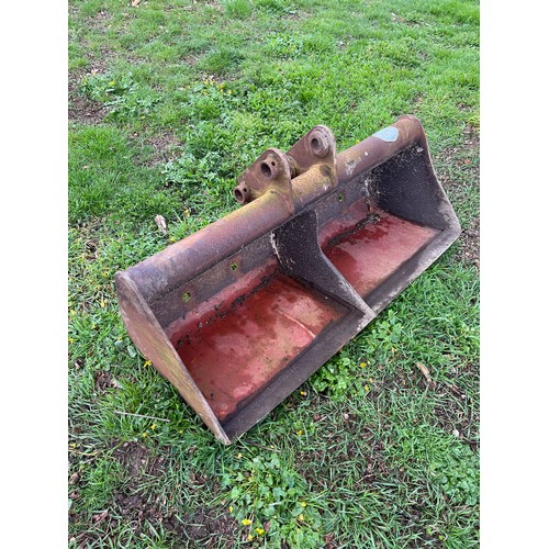 1559 - Digger bucket 4ft