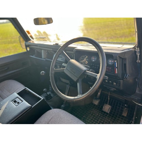 1575 - Land Rover Defender 90. 1988/89. Diesel. 167338 miles. Full 12 months mot, rear seats fitted, brand ... 