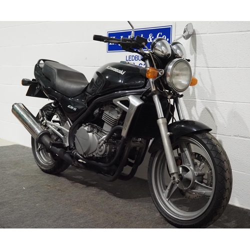 1576 - Kawasaki ER-5 motorcycle, 1997, 498cc.
Reg R382 BNA, keys