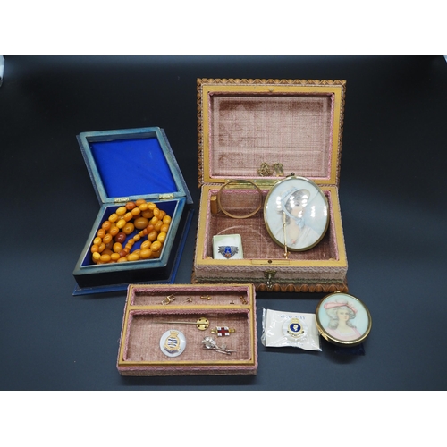 279 - Jewellery boxes with bracelets, brooches, necklaces etc.