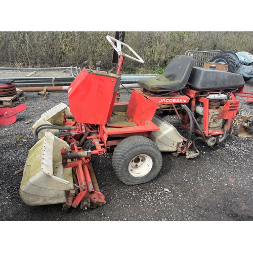 1389 - Jacobson ride on mower. Fault on engine, spares or repair with parts and spares book