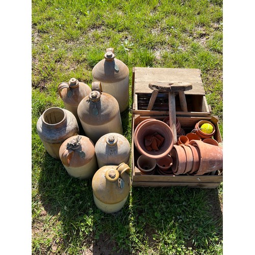 1445 - Stone jars and pots