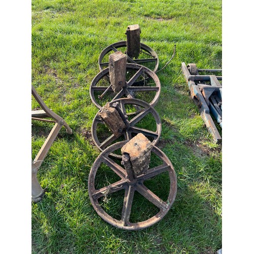 1397 - Large cast wheels suitable for shepherds hut - 4