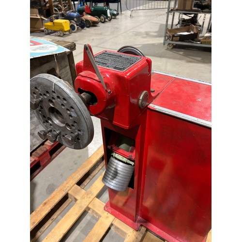 749 - BEM Muller Paris wheel balancing machine