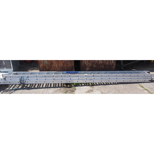 205 - 3 Section aluminium extending ladder