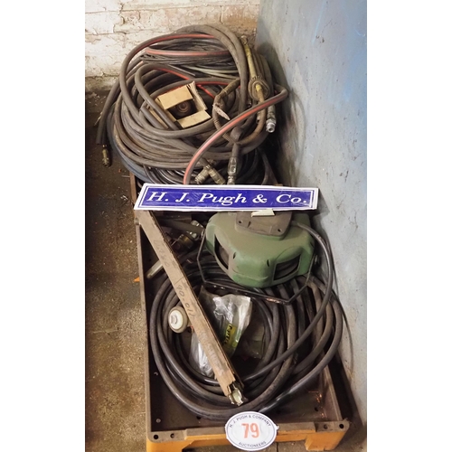 79 - Air hoses and regulators