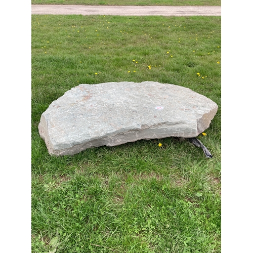 835 - Large rockery stone