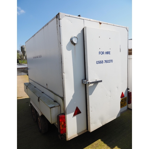 104 - Tandem axle insulated refrigerated trailer 10ft x 6ft