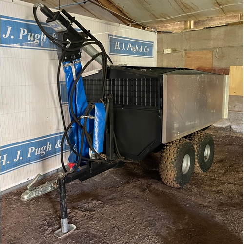 109 - Combo twin axle feed trailer fitted with hydraulic feed auger. 750kg capacity approx. unused prototy... 