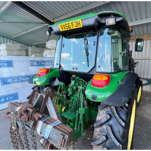 114 - John Deere 5820 4wd tractor. 2006. Runs and drives. 5600 hours showing. Fitted with Quicke Q38 loade... 