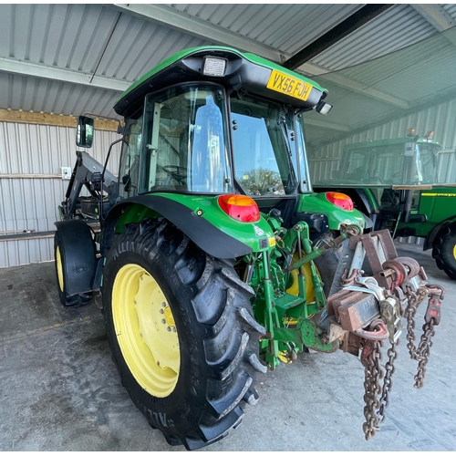 114 - John Deere 5820 4wd tractor. 2006. Runs and drives. 5600 hours showing. Fitted with Quicke Q38 loade... 