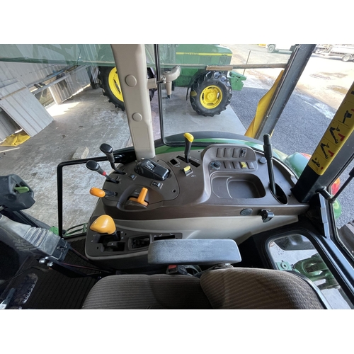 114 - John Deere 5820 4wd tractor. 2006. Runs and drives. 5600 hours showing. Fitted with Quicke Q38 loade... 