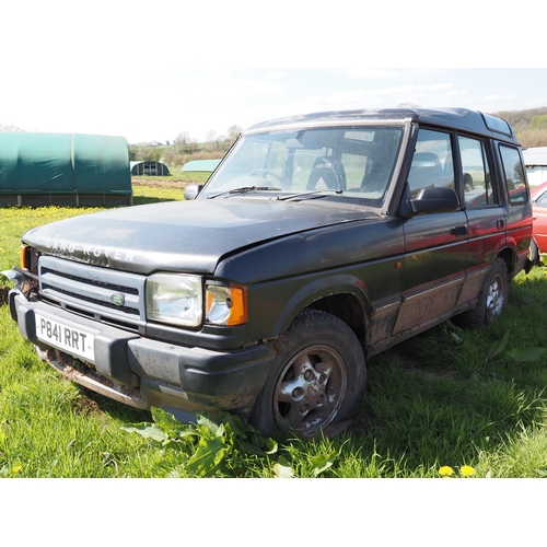 129 - Land Rover discovery for spares or repairs. V5 in office