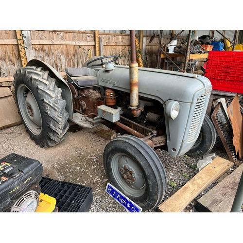 172 - Massey Ferguson 35 tractor. Grey and Gold. Non runner. Serial no. SDM561465
