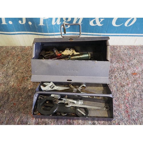 638 - Metal tool box and tools to include Snap-on