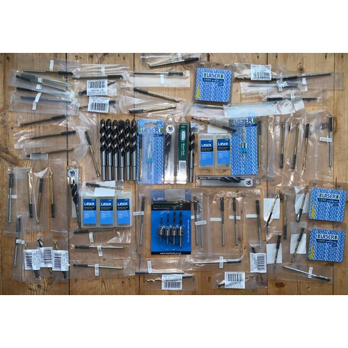 667 - Approx. 100 assorted drill bits to include masonry, counter-sink set, wood drills etc.