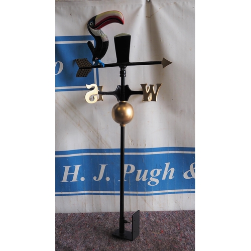 753 - Guinness Toucan weathervane 43