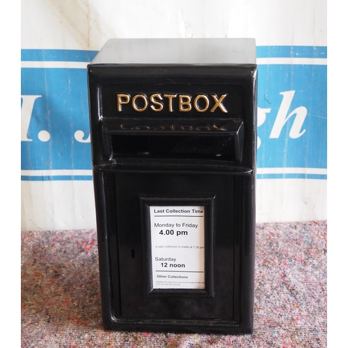 1708 - Postbox c/w 2 keys 17