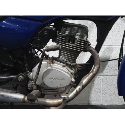 1690 - Honda CG125 motorcycle. 1998. 124cc.
Frame No. NMHJC27AOWJ100533
Engine No. JC27E-0001155
Runs and r... 