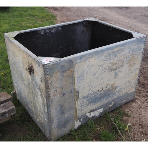 442 - Galvanised riveted water tank 4'x 3'x 3'