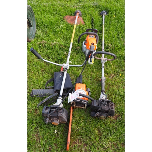 489 - Strimmers and chainsaws