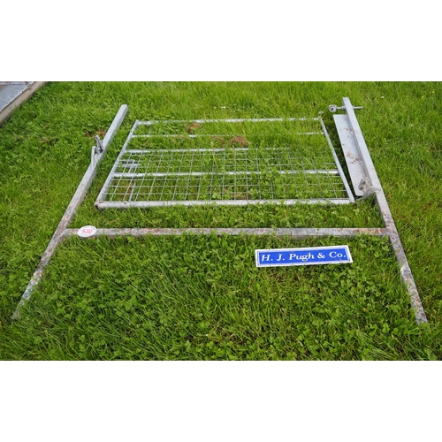 530 - 5ft Galvanised part mesh gate and frame