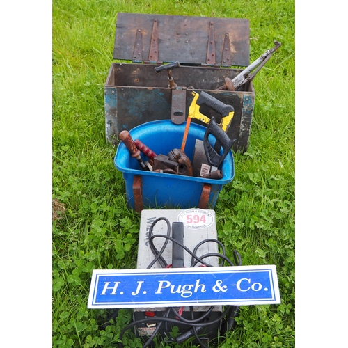594 - Welder and hand tools