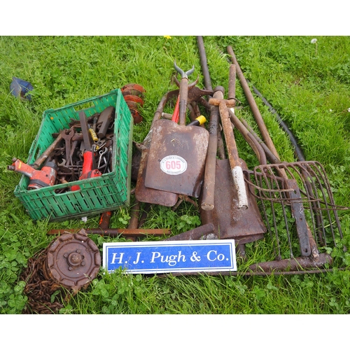 605 - Large quantity of of tools
