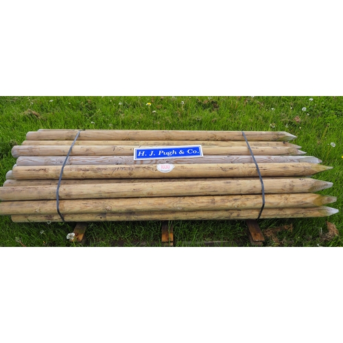 1030 - Round stakes 7' x 3½