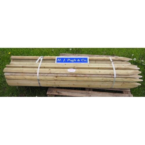 1044 - Half round stakes 6' x 3½