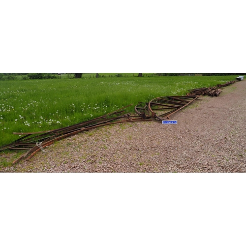 1179 - Steel framed 4 bay dutch barn 60ft x24ft and the lean to is 60ft x22ft.  Recently dismantled