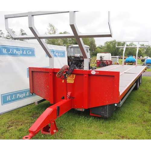 1425 - MRB 30ft tandem axle bale trailer. Thripples front and rear plus air brakes