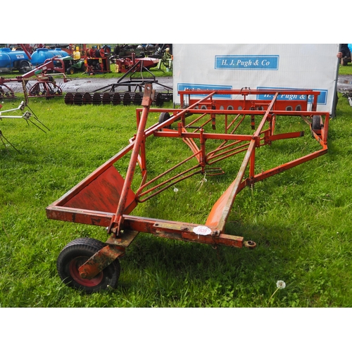 1639 - Browns flat 8 bale sledge