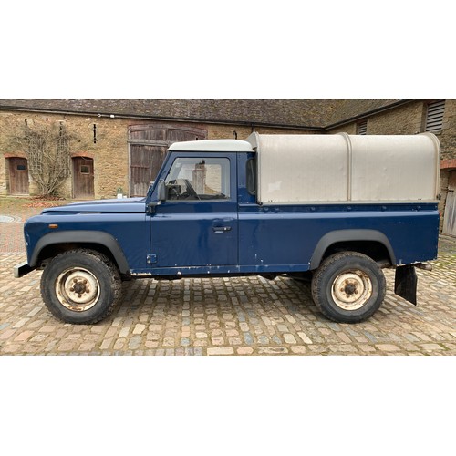 262 - Land Rover Defender 110 TD5. LWB. Current owner since 2003, good service history. 
Reg. CE03 YBG. V5... 