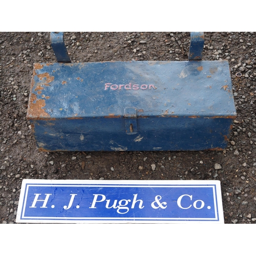 560 - Fordson toolbox