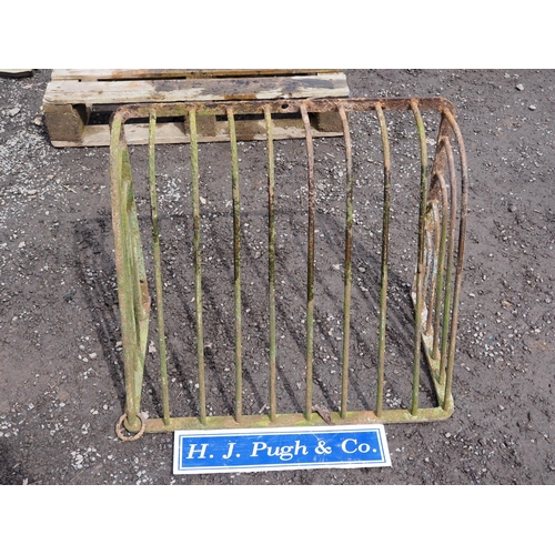 598 - Cast iron hay rack