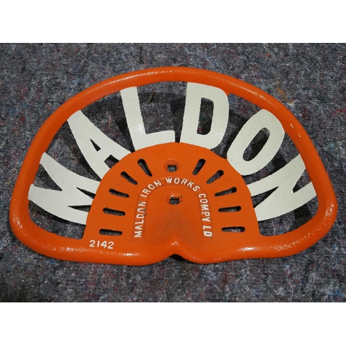 102 - Cast iron seat - Maldon Iron Works Compy Ld. 2142. A/F