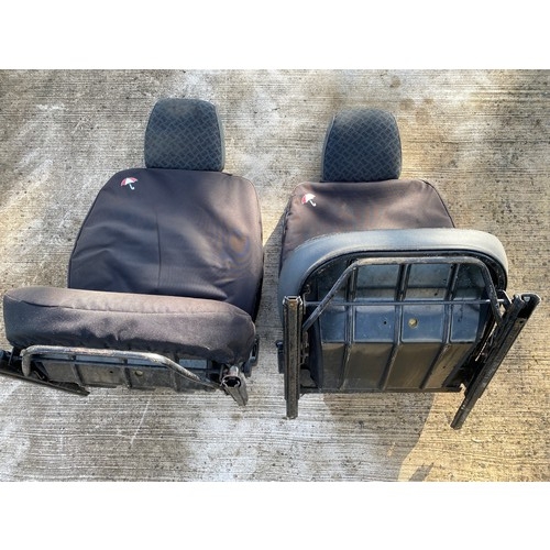 81 - Front Defender seats - 2