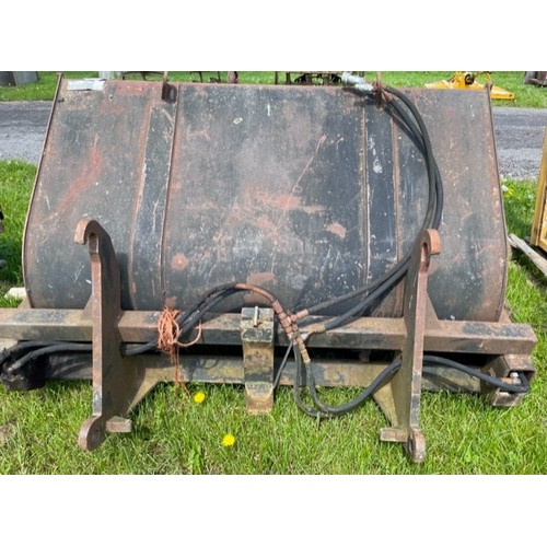 1522 - Strimech toe tip bucket 6ft with hydraulic function