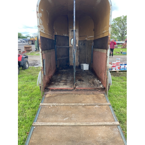 1680C - Vintage twin axle horse box trailer 10x5