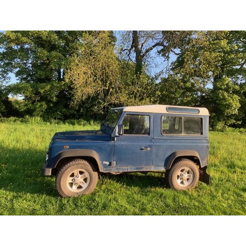 257 - Land Rover Defender 90 TD5. 1999.
Caledonian blue, good chassis, 208,000 miles.
Engine changed with ... 