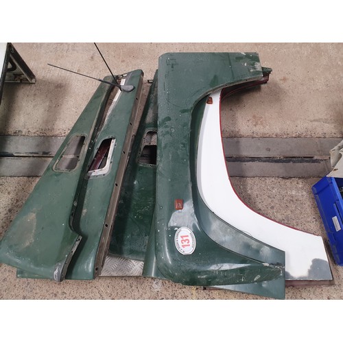 131 - Land Rover Defender wing panels - 10