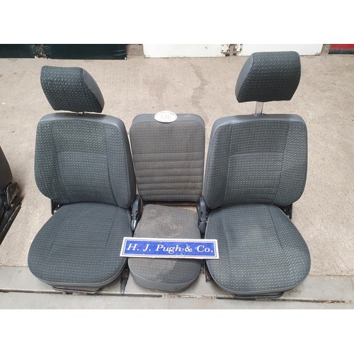 176 - Land Rover Defender front row seats - 3